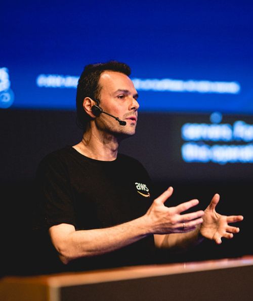 Lefteris Karageorgiou speaker